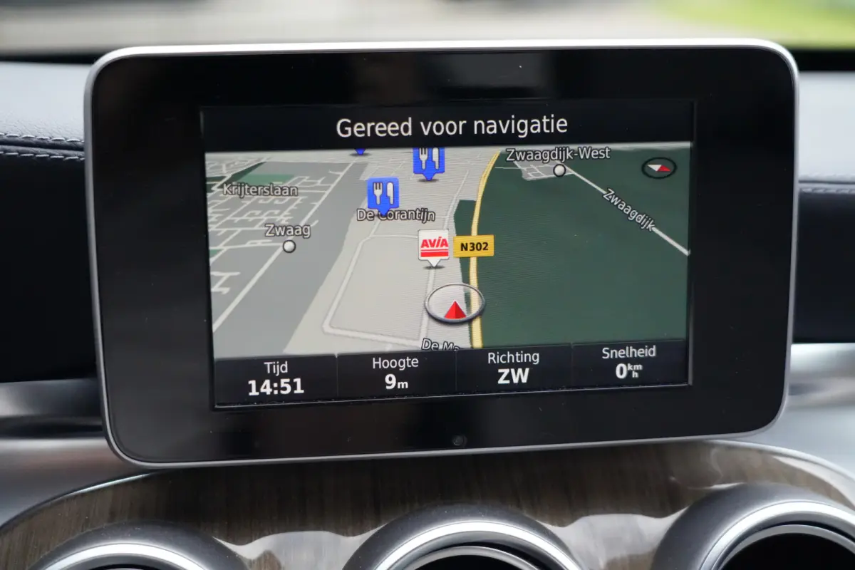 350 e Lease Edition | 279PK | Navi | Trekhaak | AIRMATIC | Camera | Mercedes-Benz C-Klasse 350 e Lease Edition 279 PK Plug-in Hybrid met 2.0 viercilinder, navigatie, afneembare trekhaak, AIR