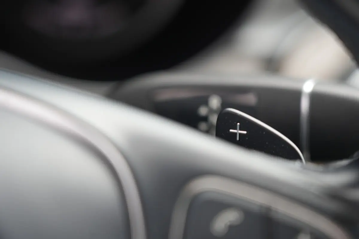350 e Lease Edition | 279PK | Navi | Trekhaak | AIRMATIC | Camera | Mercedes-Benz C-Klasse 350 e Lease Edition 279 PK Plug-in Hybrid met 2.0 viercilinder, navigatie, afneembare trekhaak, AIR