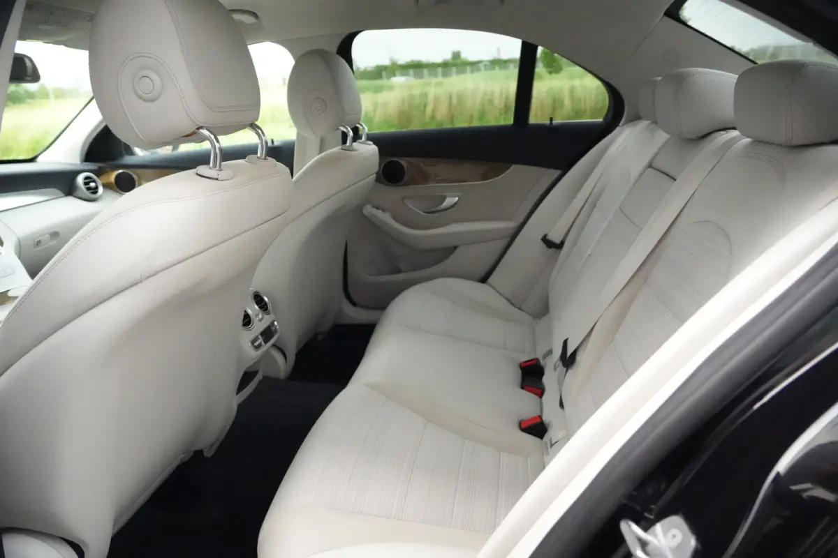 350 e Lease Edition | 279PK | Navi | Trekhaak | AIRMATIC | Camera | Mercedes-Benz C-Klasse 350 e Lease Edition 279 PK Plug-in Hybrid met 2.0 viercilinder, navigatie, afneembare trekhaak, AIR