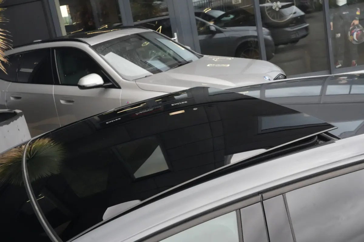 1.5 eTSI R-Line Edition | 150 PK | DSG | PANO | 360° | Adaptive Cruise Control | Sportief, modern en bijzonder compleet: deze Volkswagen Golf 1.5 eTSI R-Line uit 2026 combineert de sportiev
