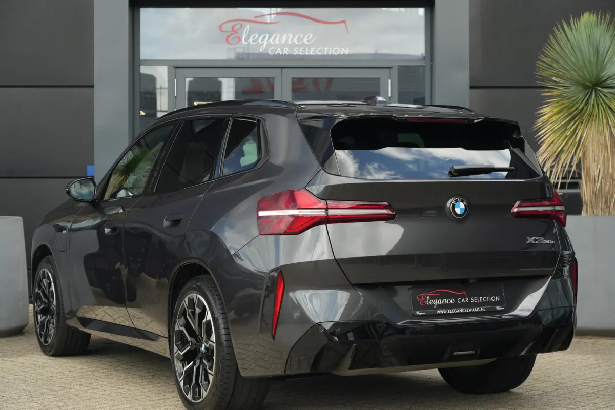 30e xDrive M Sport | 300PK | Pano | HUD | 360° | Harman Kardon | 20" | Keyless | Driving Assistant Professional | BMW X3 30e xDrive M Sport 300 PK Plug-in Hybrid met 2.0 viercilinder, panor