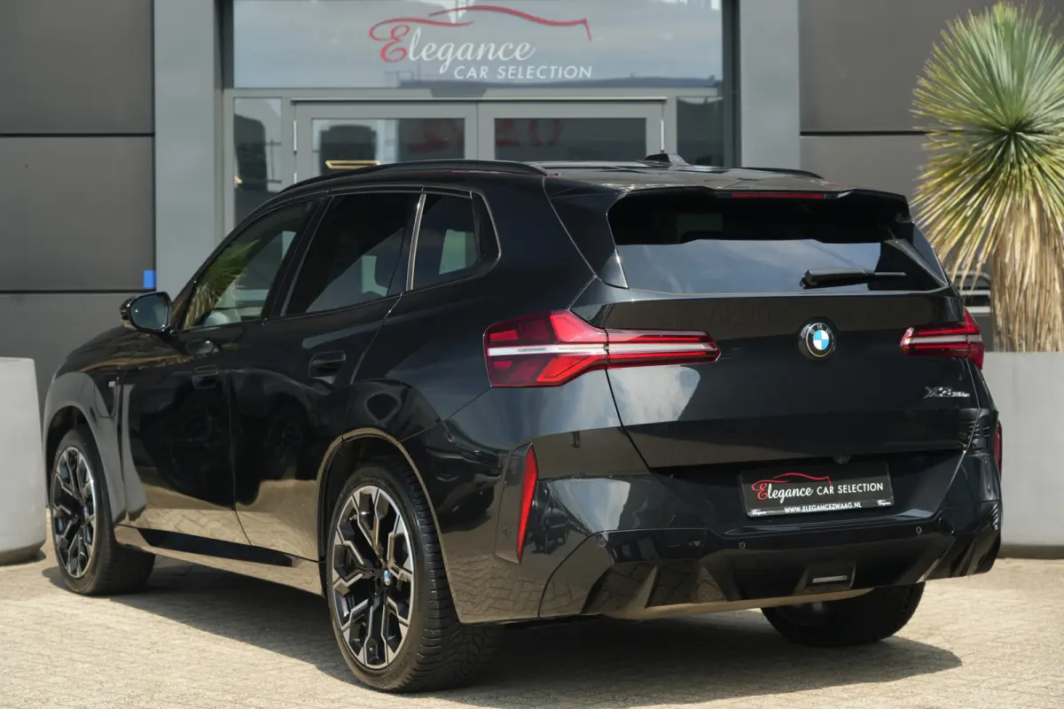 30e xDrive M Sport | 300PK | Pano | HUD | 360° | Harman Kardon | 20" | Keyless | Driving Assistant Professional | BMW X3 30e xDrive M Sport 300 PK Plug-in Hybrid met 2.0 viercilinder, panor