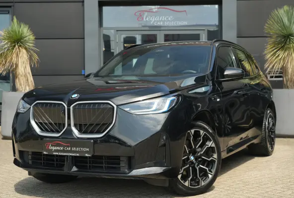 30e xDrive M Sport | 300PK | Pano | HUD | 360° | Harman Kardon | 20" | Keyless | Driving Assistant Professional | BMW X3 30e xDrive M Sport 300 PK Plug-in Hybrid met 2.0 viercilinder, panor