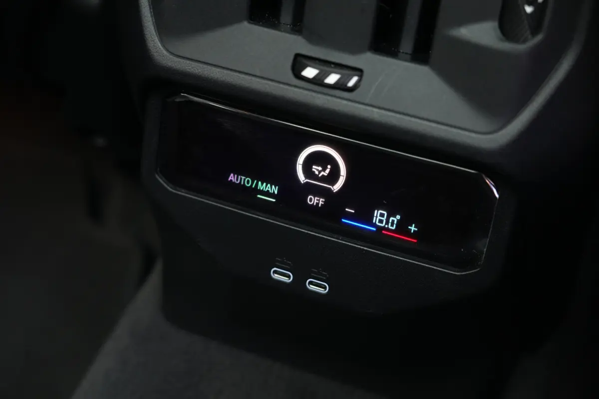 30e xDrive M Sport | 300PK | Pano | HUD | 360° | Harman Kardon | 20" | Keyless | Driving Assistant Professional | BMW X3 30e xDrive M Sport 300 PK Plug-in Hybrid met 2.0 viercilinder, panor