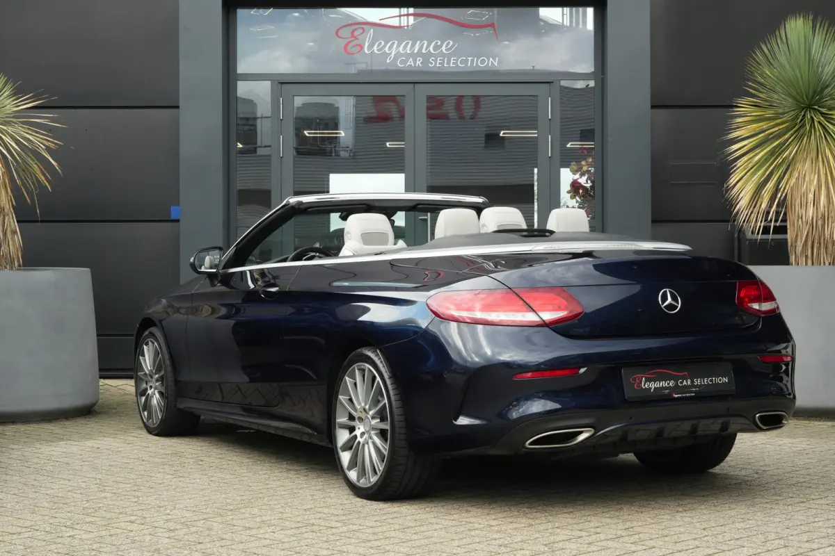 400 4MATIC AMG Prestige | 334PK | Burmester | Airscarf | 360° | Een bijzonder fraaie Mercedes-Benz C 400 4MATIC Cabriolet met de krachtige 3.0 liter V6-benzinemotor, goed voor maar liefst 3