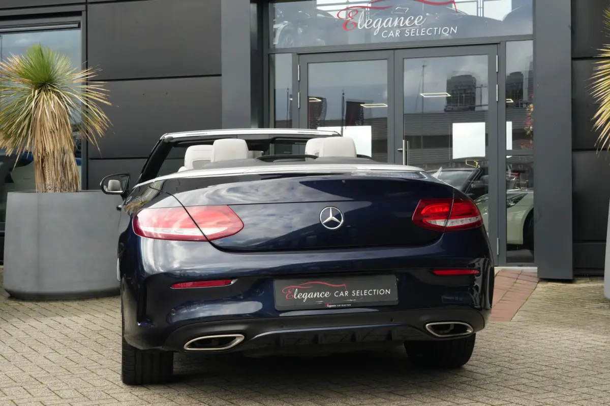 400 4MATIC AMG Prestige | 334PK | Burmester | Airscarf | 360° | Een bijzonder fraaie Mercedes-Benz C 400 4MATIC Cabriolet met de krachtige 3.0 liter V6-benzinemotor, goed voor maar liefst 3