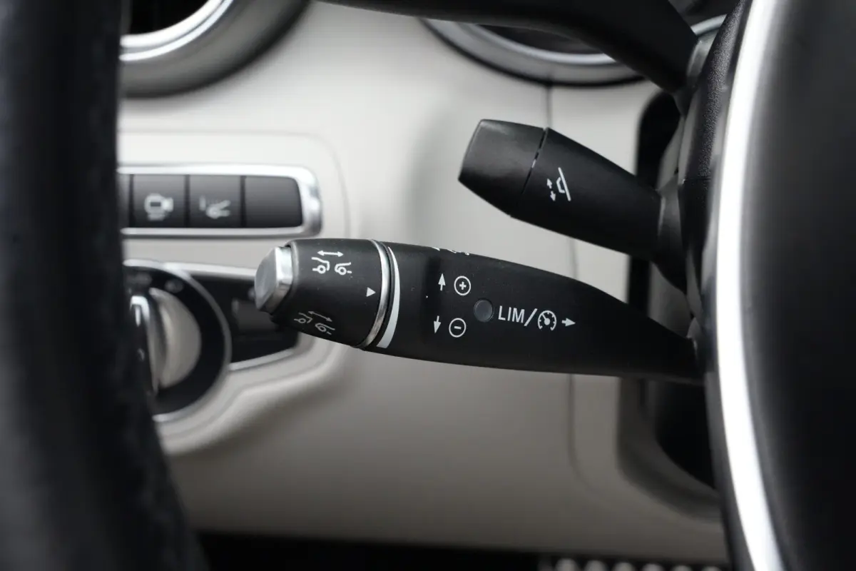 400 4MATIC AMG Prestige | 334PK | Burmester | Airscarf | 360° | Een bijzonder fraaie Mercedes-Benz C 400 4MATIC Cabriolet met de krachtige 3.0 liter V6-benzinemotor, goed voor maar liefst 3
