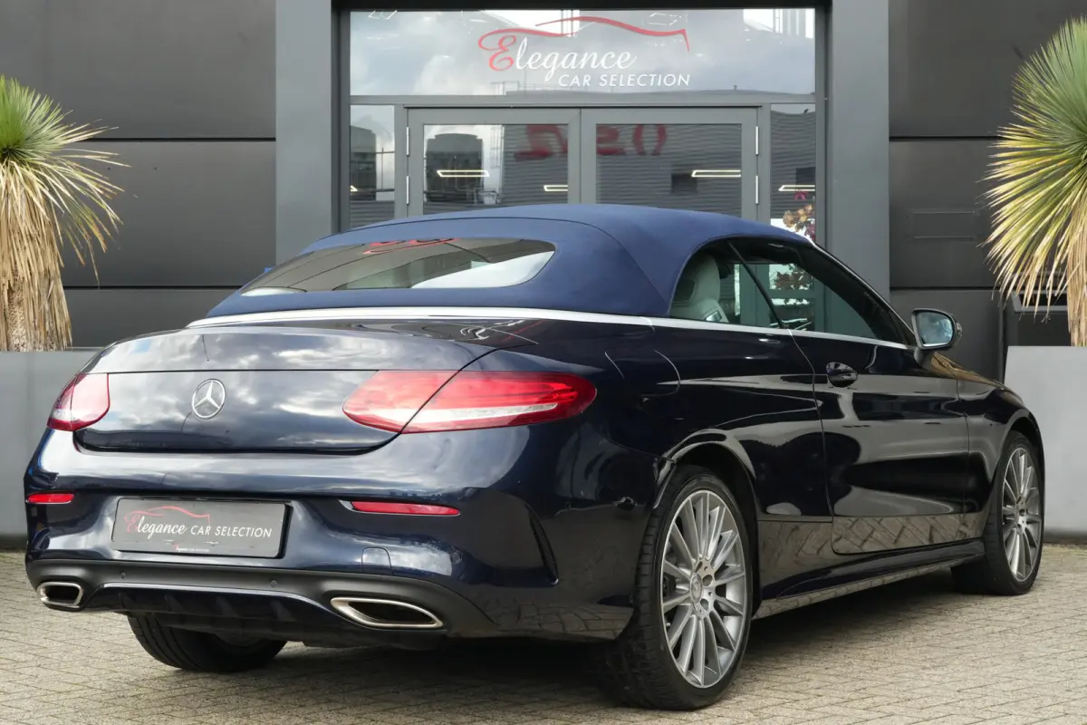 400 4MATIC AMG Prestige | 334PK | Burmester | Airscarf | 360° | Een bijzonder fraaie Mercedes-Benz C 400 4MATIC Cabriolet met de krachtige 3.0 liter V6-benzinemotor, goed voor maar liefst 3