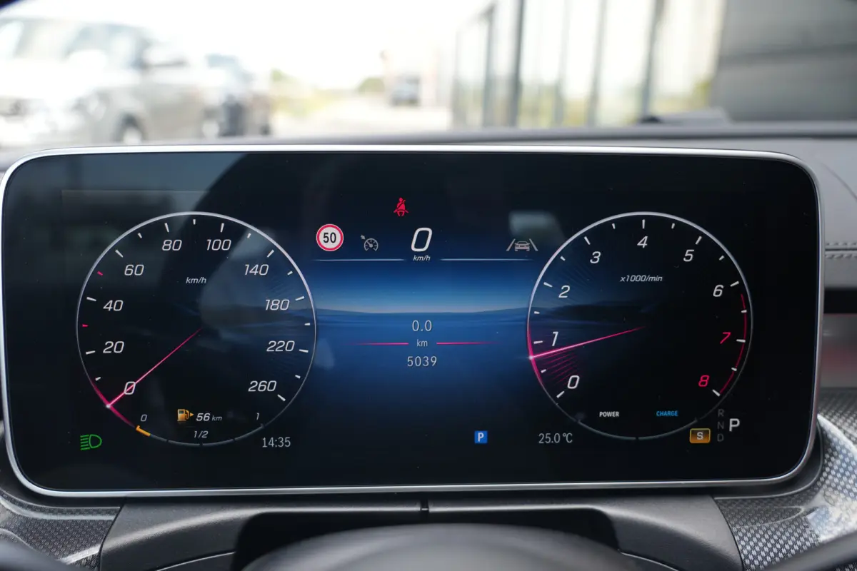 200 AMG Line | 204PK | Burmester | Airscarf | Memory | ACC | Mercedes-Benz CLE Cabriolet 200 AMG Line 204 PK met 2.0 viercilinder benzinemotor, lederen bekleding, Burmester audiosysteem, nav