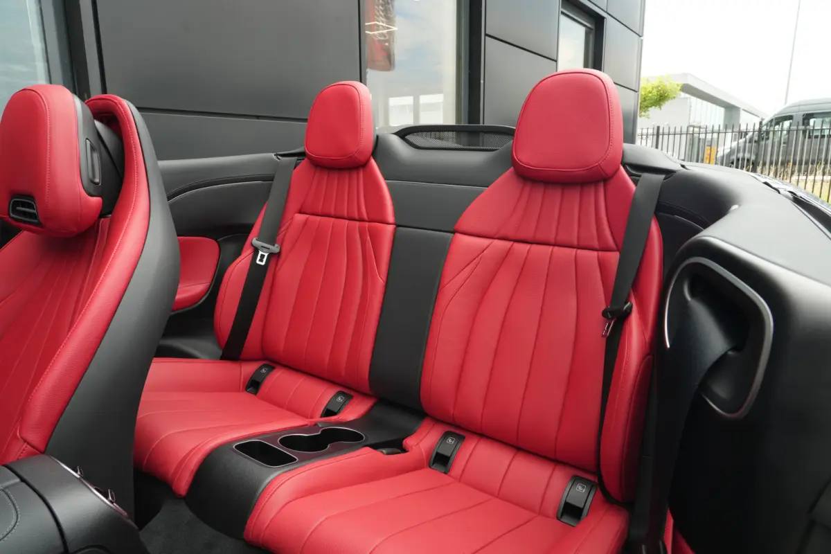 200 AMG Line | 204PK | Burmester | Airscarf | Memory | ACC | Mercedes-Benz CLE Cabriolet 200 AMG Line 204 PK met 2.0 viercilinder benzinemotor, lederen bekleding, Burmester audiosysteem, nav