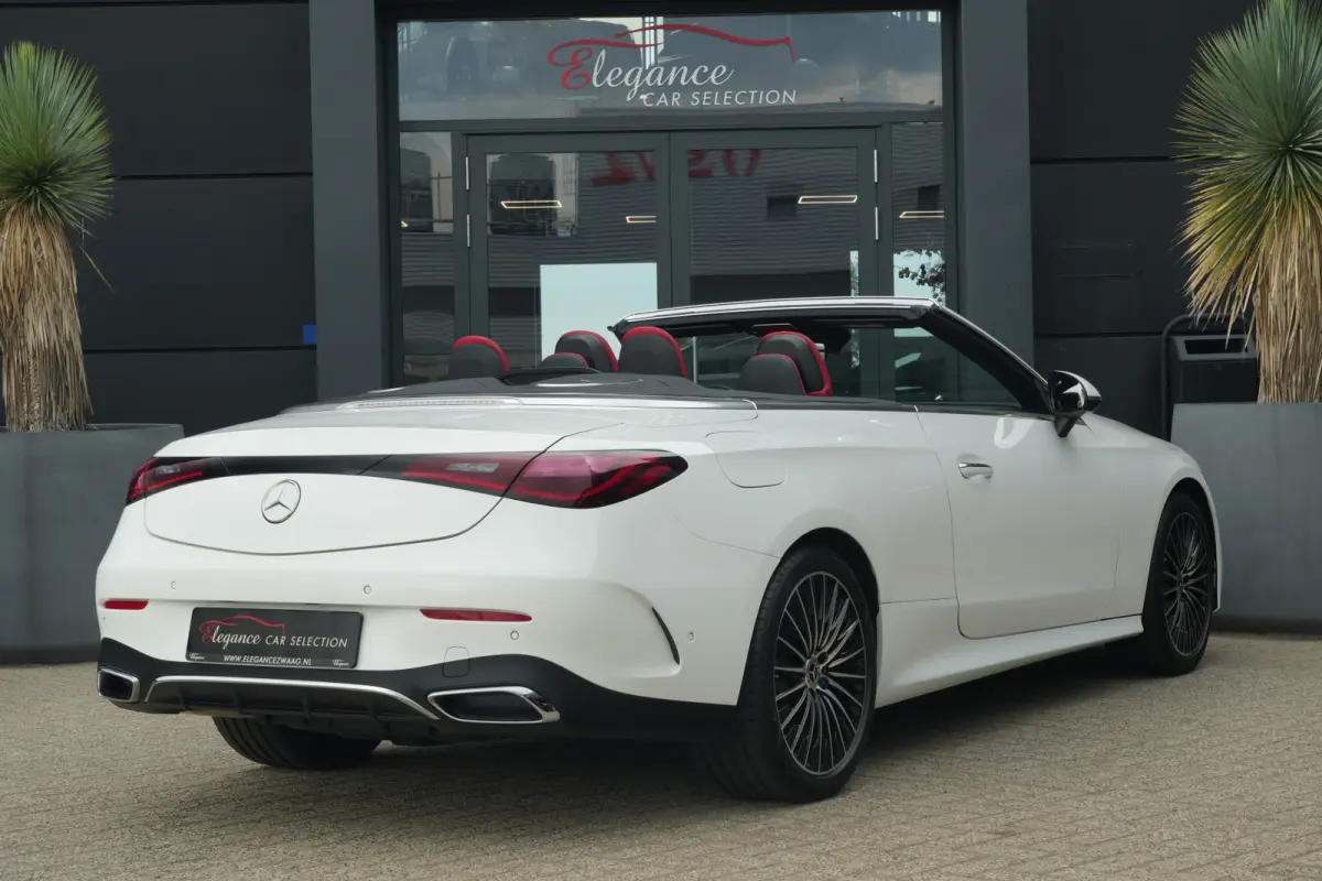 200 AMG Line | 204PK | Burmester | Airscarf | Memory | ACC | Mercedes-Benz CLE Cabriolet 200 AMG Line 204 PK met 2.0 viercilinder benzinemotor, lederen bekleding, Burmester audiosysteem, nav