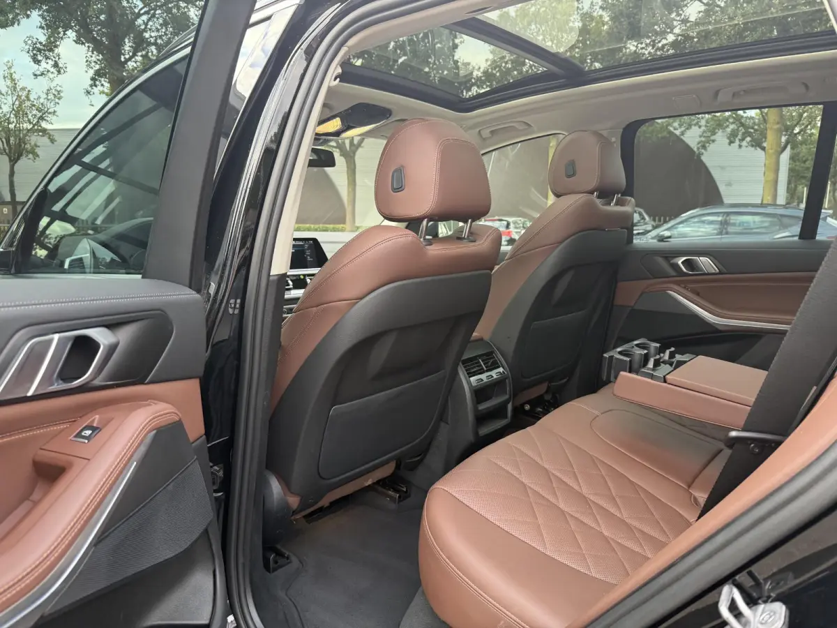 xDrive45e High Executive VAN: € 61.900- VOOR: € 59.877,- UW HERFSTVOORDEEL: € 2.023,-| LASER LED| ELEKTRISCHE TREKHAAK | PANO| HUD| BMW DEALER ONDERHOUDEN| DRIVING ASS. PROFF| KEYLESS 