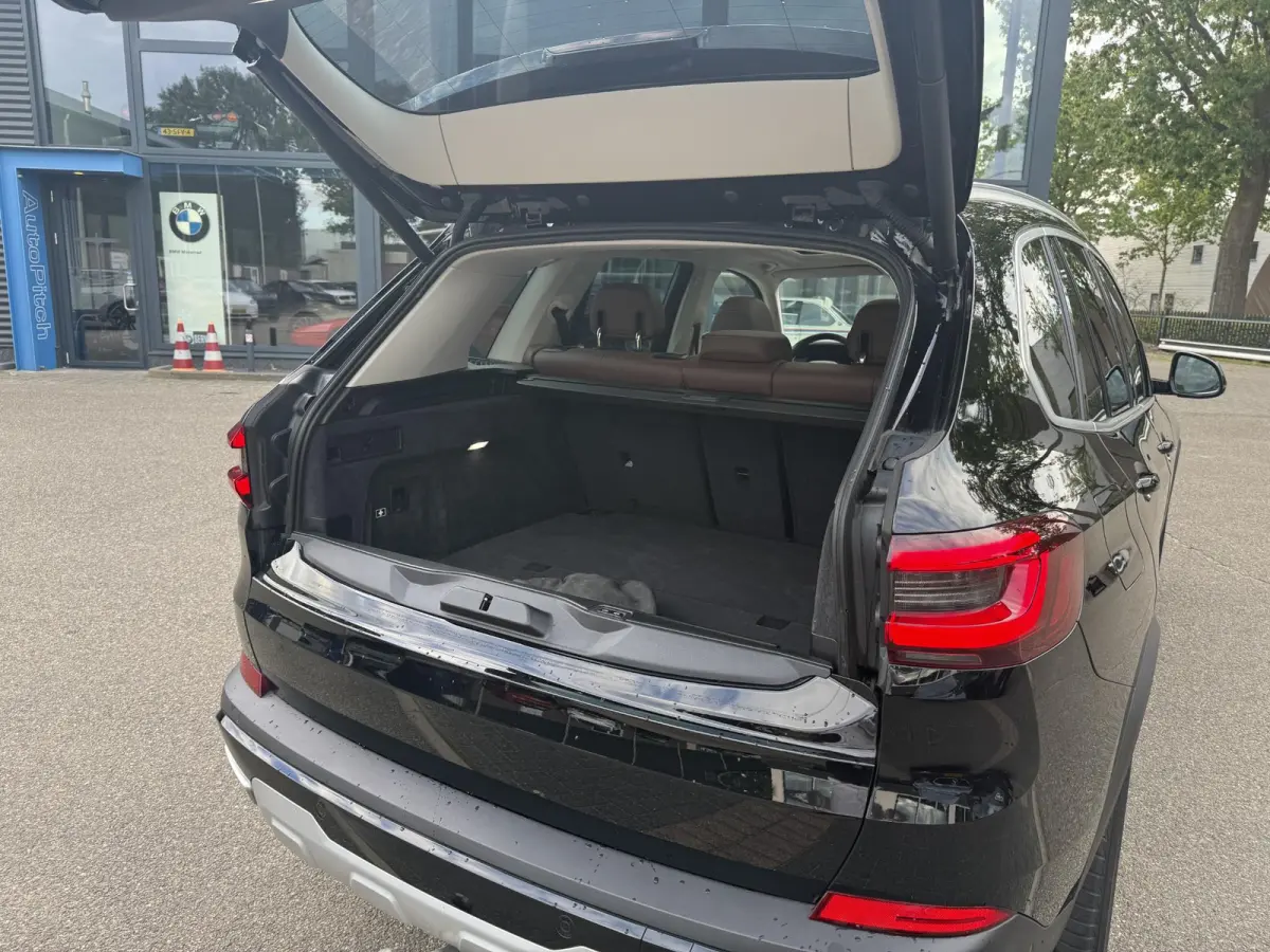 xDrive45e High Executive VAN: € 61.900- VOOR: € 59.877,- UW HERFSTVOORDEEL: € 2.023,-| LASER LED| ELEKTRISCHE TREKHAAK | PANO| HUD| BMW DEALER ONDERHOUDEN| DRIVING ASS. PROFF| KEYLESS 