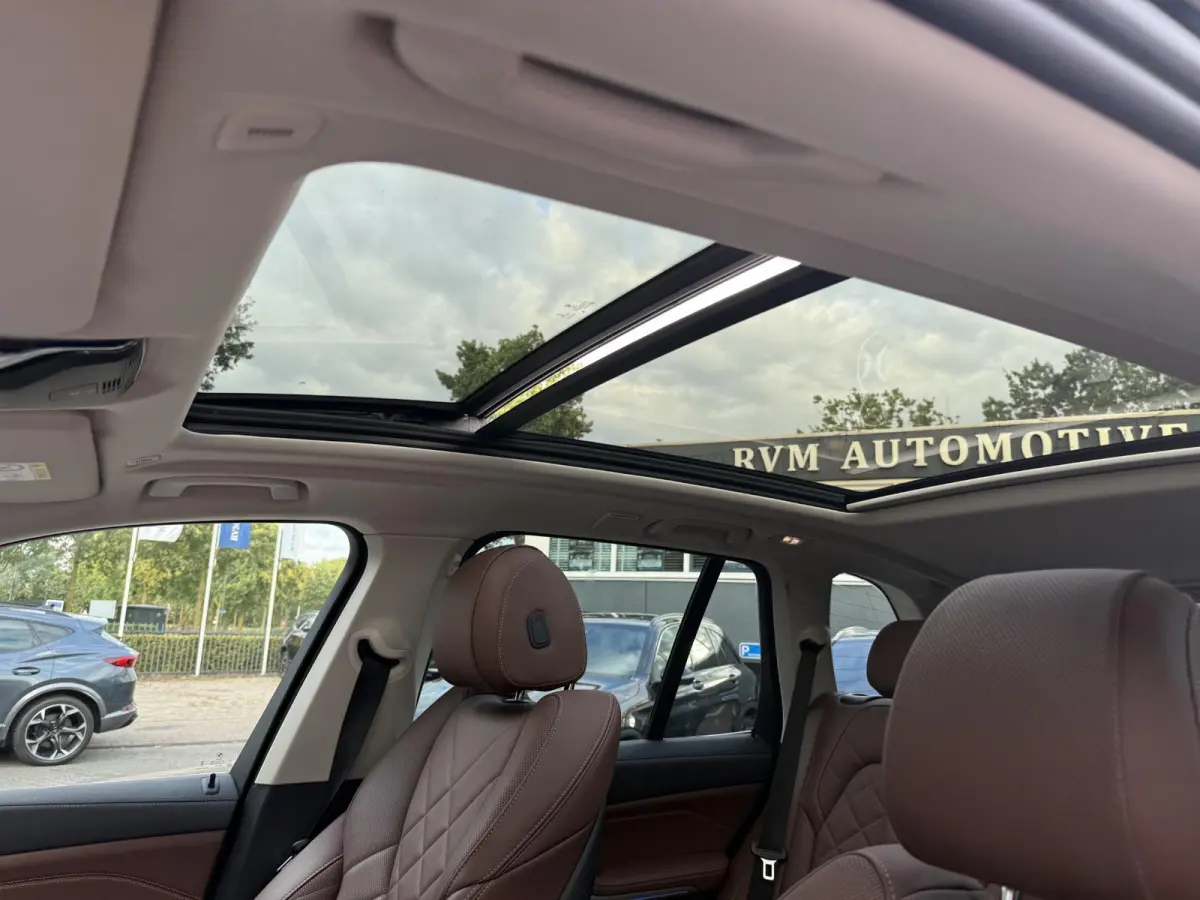 xDrive45e High Executive VAN: € 61.900- VOOR: € 59.877,- UW HERFSTVOORDEEL: € 2.023,-| LASER LED| ELEKTRISCHE TREKHAAK | PANO| HUD| BMW DEALER ONDERHOUDEN| DRIVING ASS. PROFF| KEYLESS 