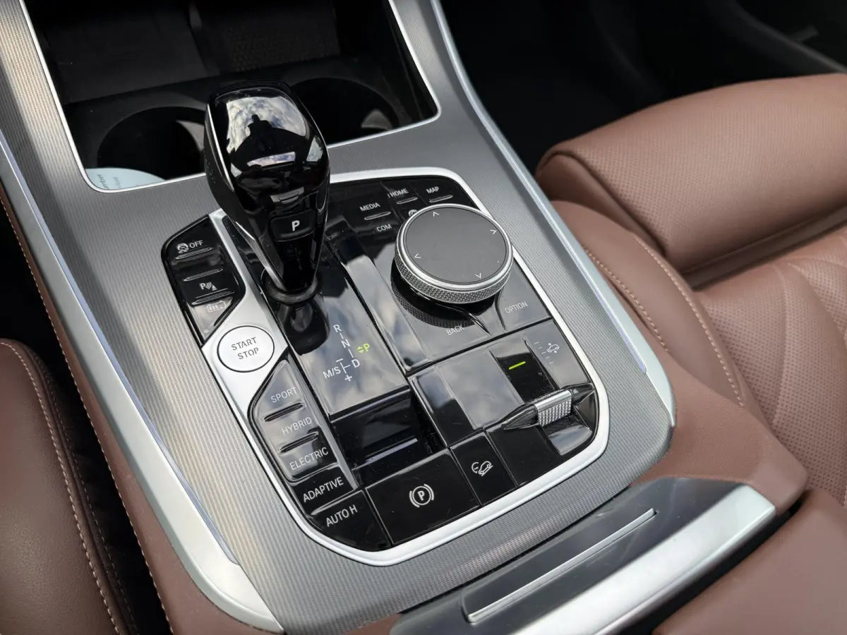 xDrive45e High Executive VAN: € 61.900- VOOR: € 59.877,- UW HERFSTVOORDEEL: € 2.023,-| LASER LED| ELEKTRISCHE TREKHAAK | PANO| HUD| BMW DEALER ONDERHOUDEN| DRIVING ASS. PROFF| KEYLESS 