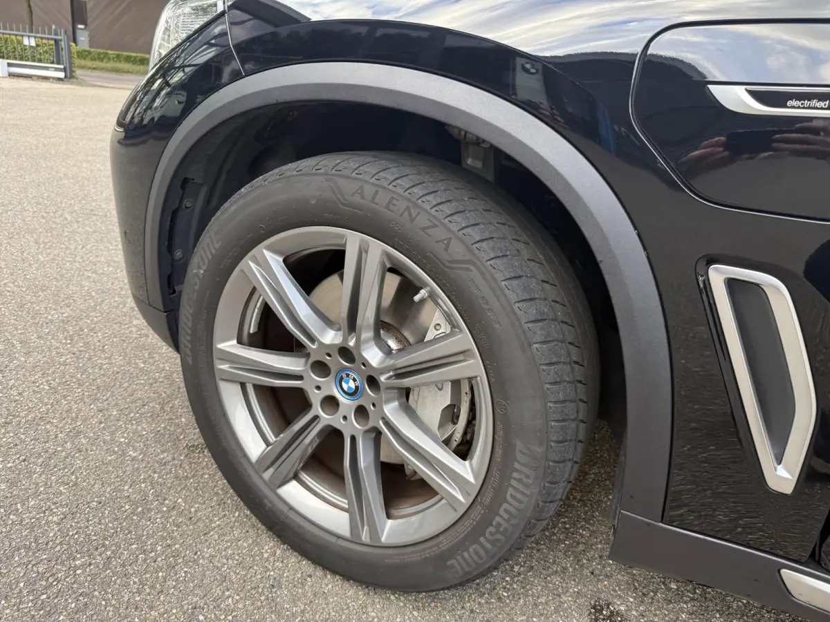 xDrive45e High Executive VAN: € 61.900- VOOR: € 59.877,- UW HERFSTVOORDEEL: € 2.023,-| LASER LED| ELEKTRISCHE TREKHAAK | PANO| HUD| BMW DEALER ONDERHOUDEN| DRIVING ASS. PROFF| KEYLESS 