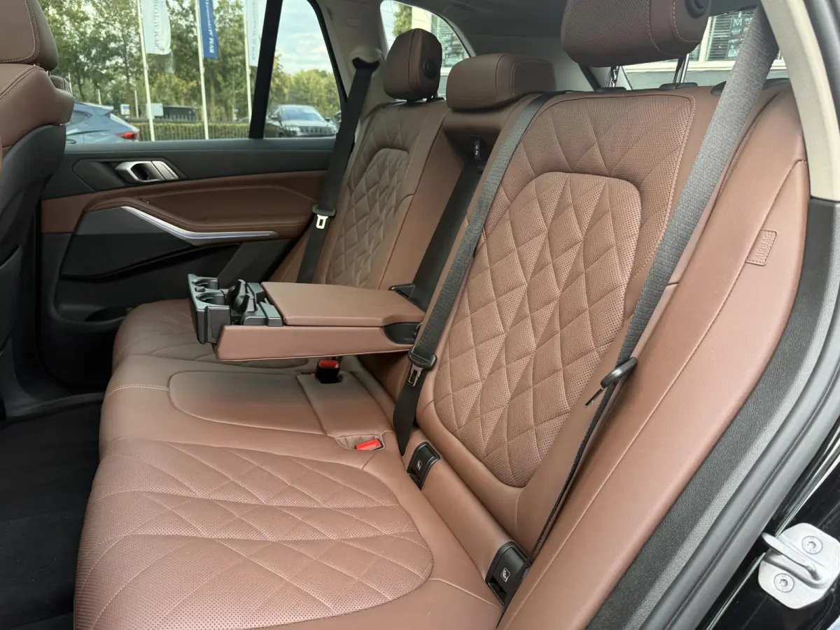 xDrive45e High Executive VAN: € 61.900- VOOR: € 59.877,- UW HERFSTVOORDEEL: € 2.023,-| LASER LED| ELEKTRISCHE TREKHAAK | PANO| HUD| BMW DEALER ONDERHOUDEN| DRIVING ASS. PROFF| KEYLESS 
