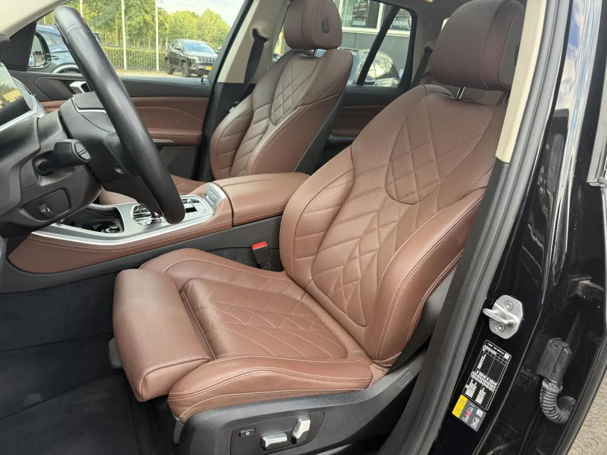 xDrive45e High Executive VAN: € 61.900- VOOR: € 59.877,- UW HERFSTVOORDEEL: € 2.023,-| LASER LED| ELEKTRISCHE TREKHAAK | PANO| HUD| BMW DEALER ONDERHOUDEN| DRIVING ASS. PROFF| KEYLESS 
