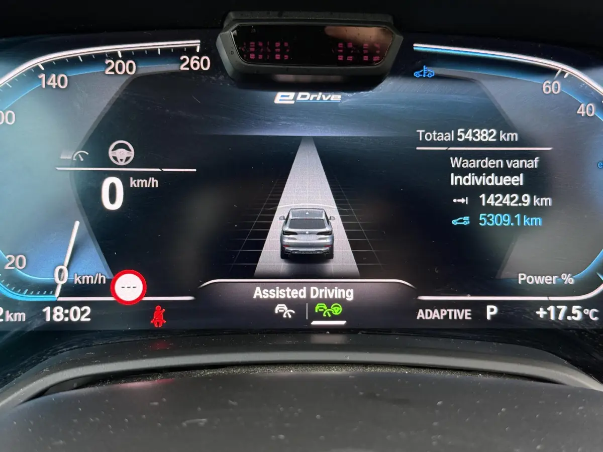 xDrive45e High Executive VAN: € 61.900- VOOR: € 59.877,- UW HERFSTVOORDEEL: € 2.023,-| LASER LED| ELEKTRISCHE TREKHAAK | PANO| HUD| BMW DEALER ONDERHOUDEN| DRIVING ASS. PROFF| KEYLESS 