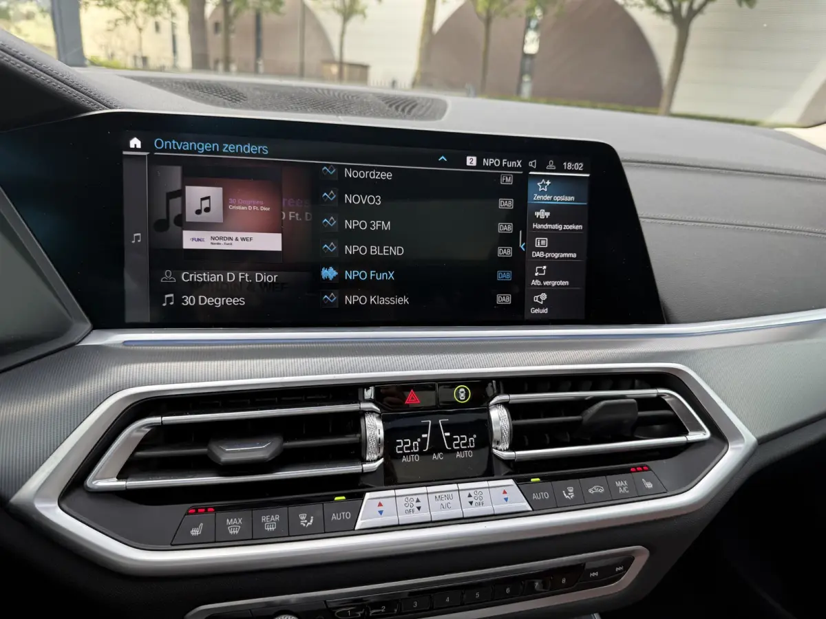 xDrive45e High Executive VAN: € 61.900- VOOR: € 59.877,- UW HERFSTVOORDEEL: € 2.023,-| LASER LED| ELEKTRISCHE TREKHAAK | PANO| HUD| BMW DEALER ONDERHOUDEN| DRIVING ASS. PROFF| KEYLESS 