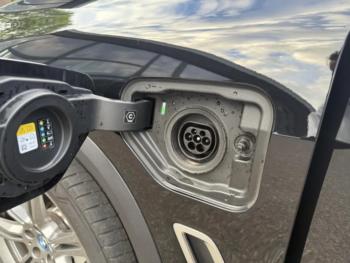 xDrive45e High Executive VAN: € 61.900- VOOR: € 59.877,- UW HERFSTVOORDEEL: € 2.023,-| LASER LED| ELEKTRISCHE TREKHAAK | PANO| HUD| BMW DEALER ONDERHOUDEN| DRIVING ASS. PROFF| KEYLESS 