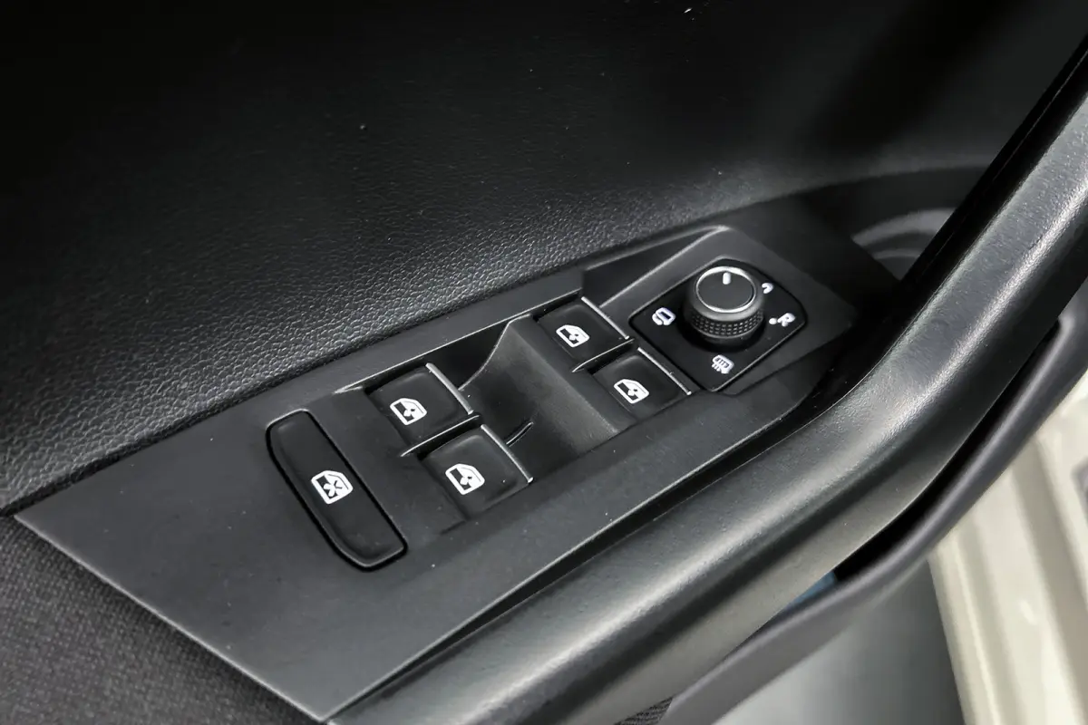 1.0 | LED koplampen | Stoelverwarming | Apple Carplay
