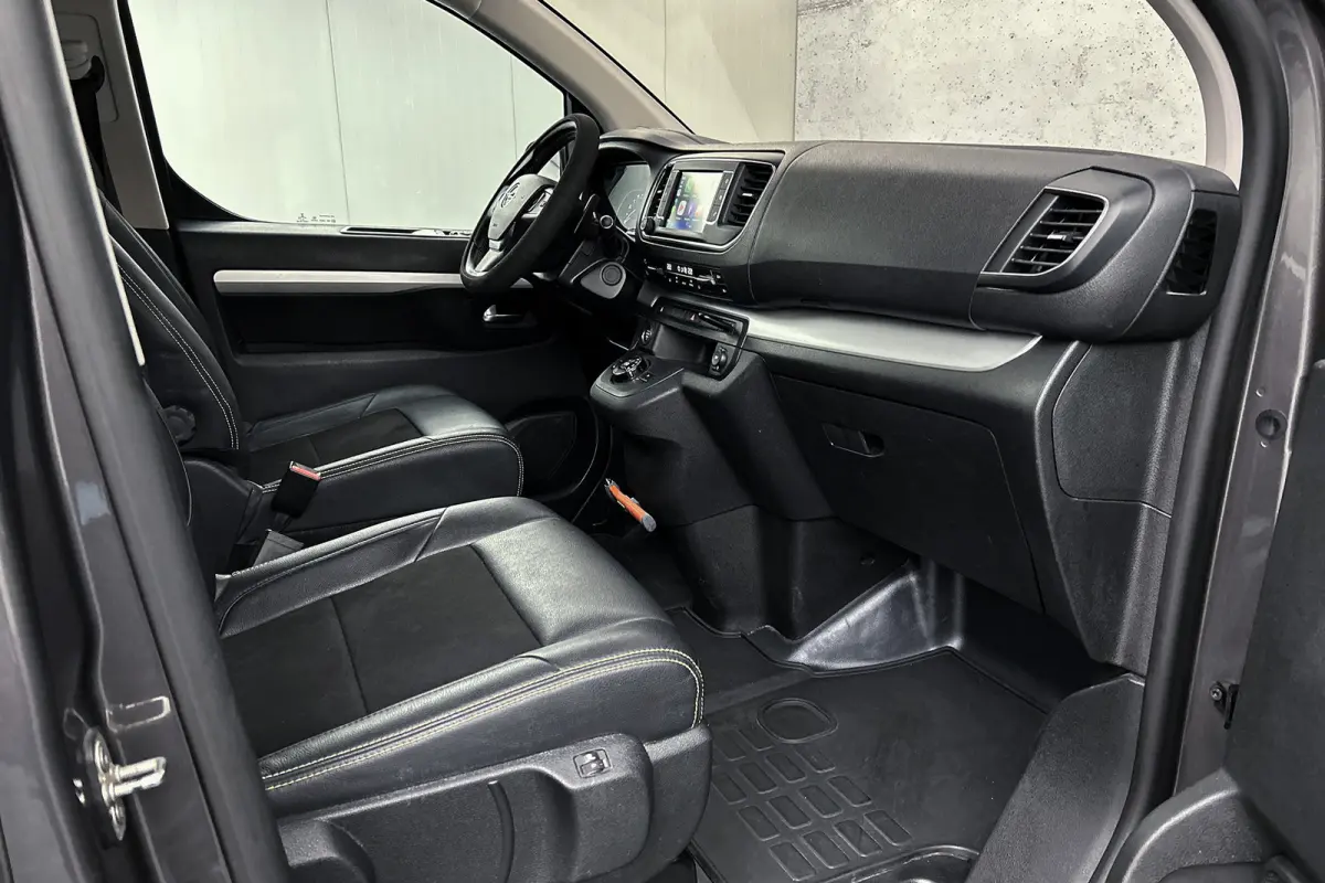 2.0 CDTI 177PK L3 Dubbel cabine | Innovation | Irmscher Sport | Camera | Trekhaak | LED koplampen