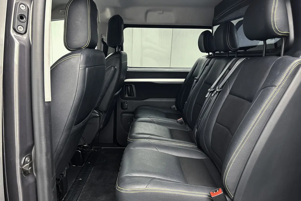 2.0 CDTI 177PK L3 Dubbel cabine | Innovation | Irmscher Sport | Camera | Trekhaak | LED koplampen