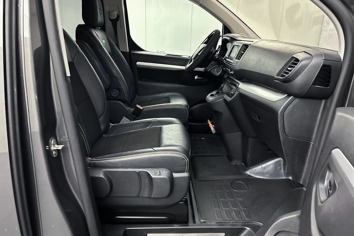 2.0 CDTI 177PK L3 Dubbel cabine | Innovation | Irmscher Sport | Camera | Trekhaak | LED koplampen