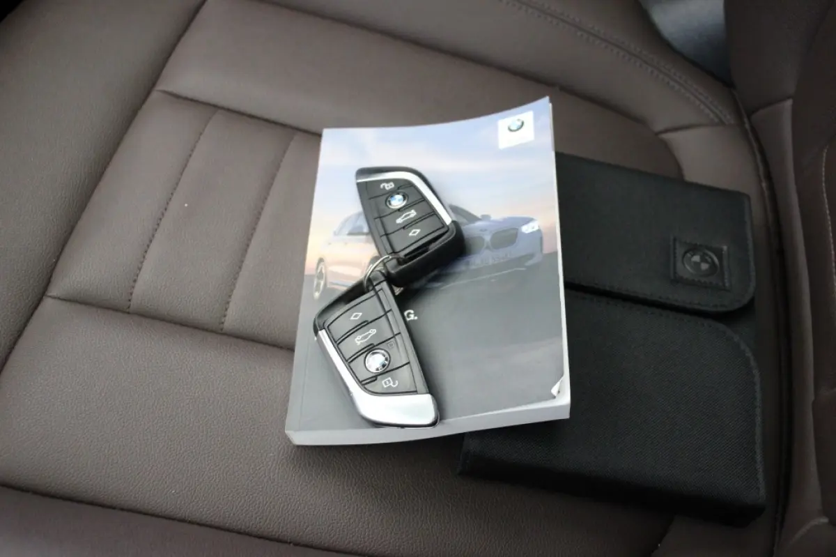 Executive 80 kWh - Panorama, Carplay, Camera, Leer, Stoelverw. Memory, SOH 97,6%