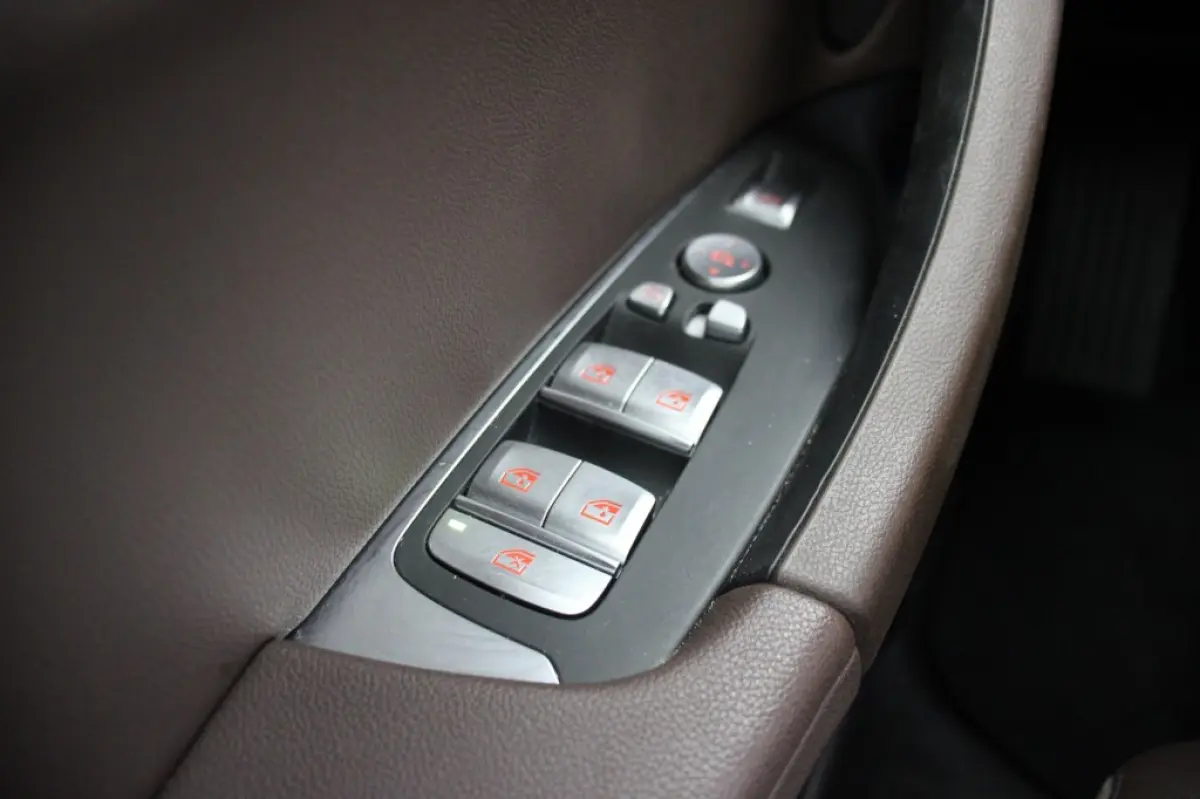 Executive 80 kWh - Panorama, Carplay, Camera, Leer, Stoelverw. Memory, SOH 97,6%