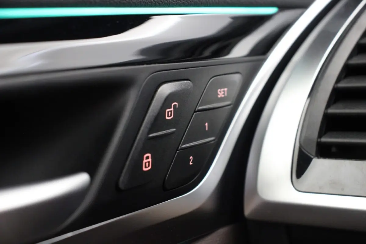 Executive 80 kWh - Panorama, Carplay, Camera, Leer, Stoelverw. Memory, SOH 97,6%
