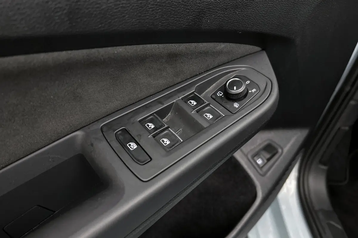 Life plus 1.5 TSI eHybrid | Stoelverwarming | Adaptieve cruise control | Camera
