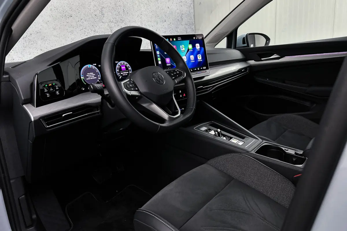 Life plus 1.5 TSI eHybrid | Stoelverwarming | Adaptieve cruise control | Camera