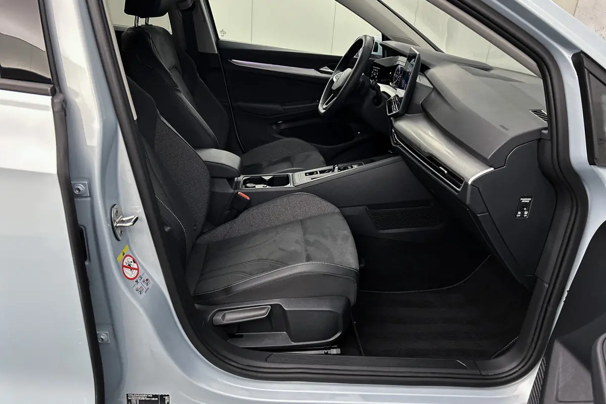 Life plus 1.5 TSI eHybrid | Stoelverwarming | Adaptieve cruise control | Camera