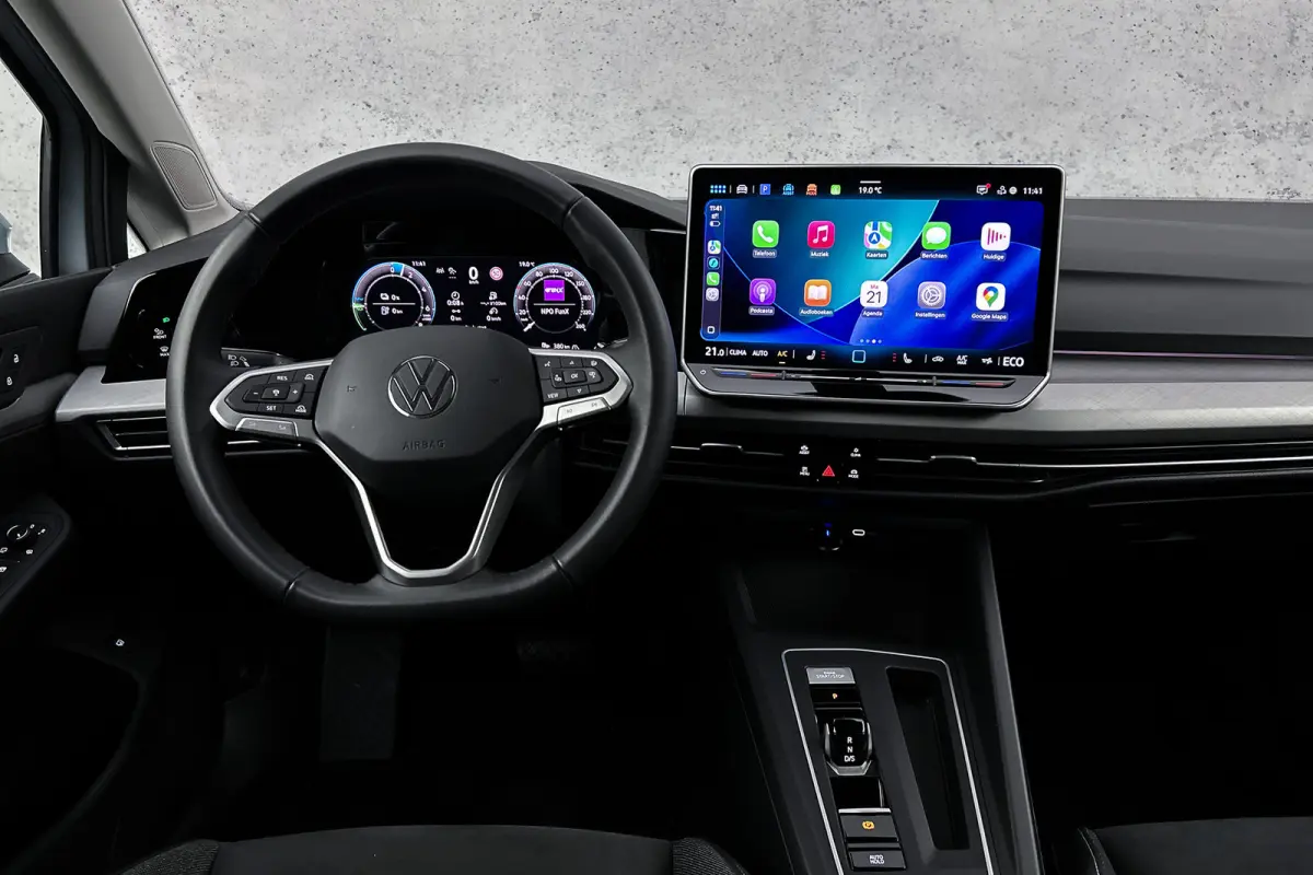 Life plus 1.5 TSI eHybrid | Stoelverwarming | Adaptieve cruise control | Camera