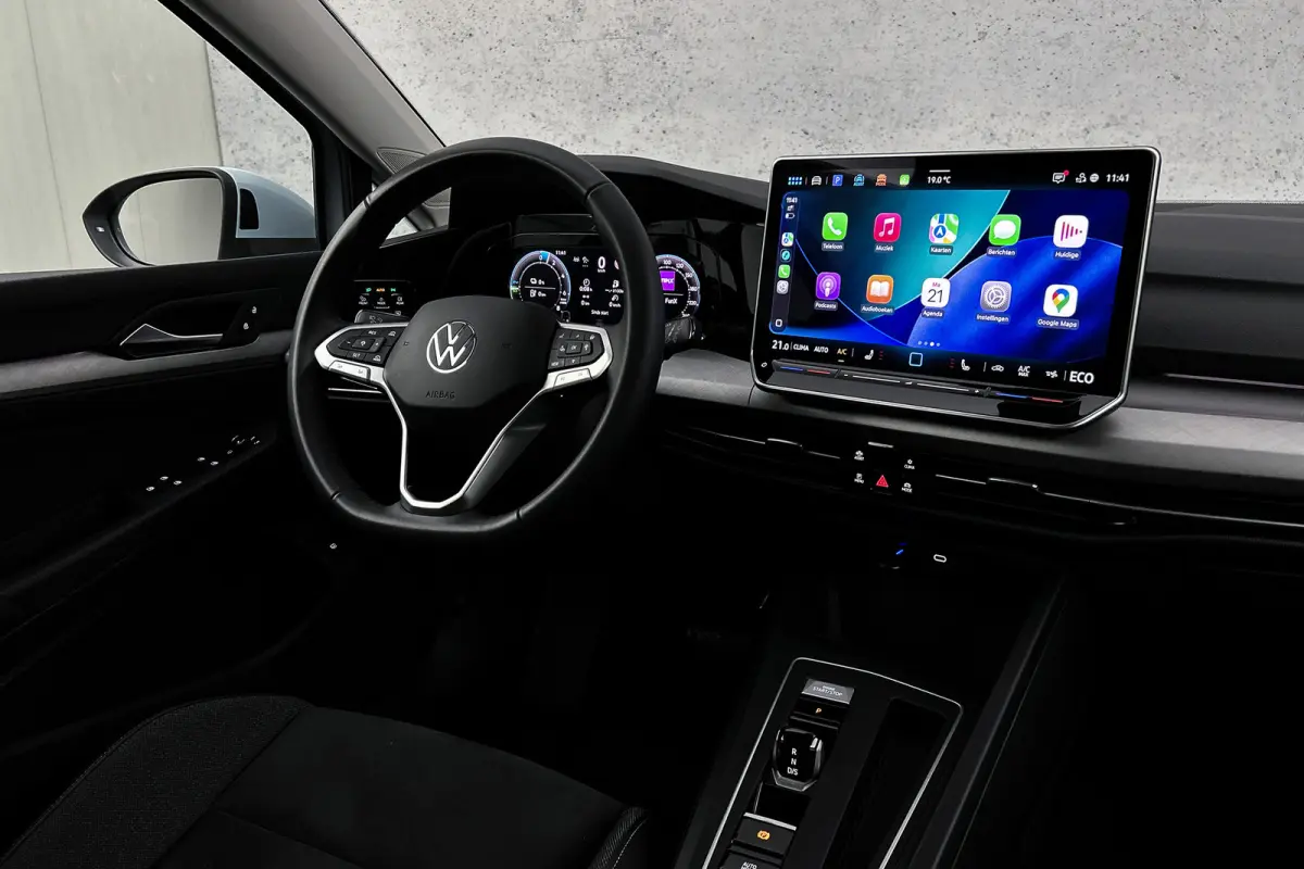 Life plus 1.5 TSI eHybrid | Stoelverwarming | Adaptieve cruise control | Camera