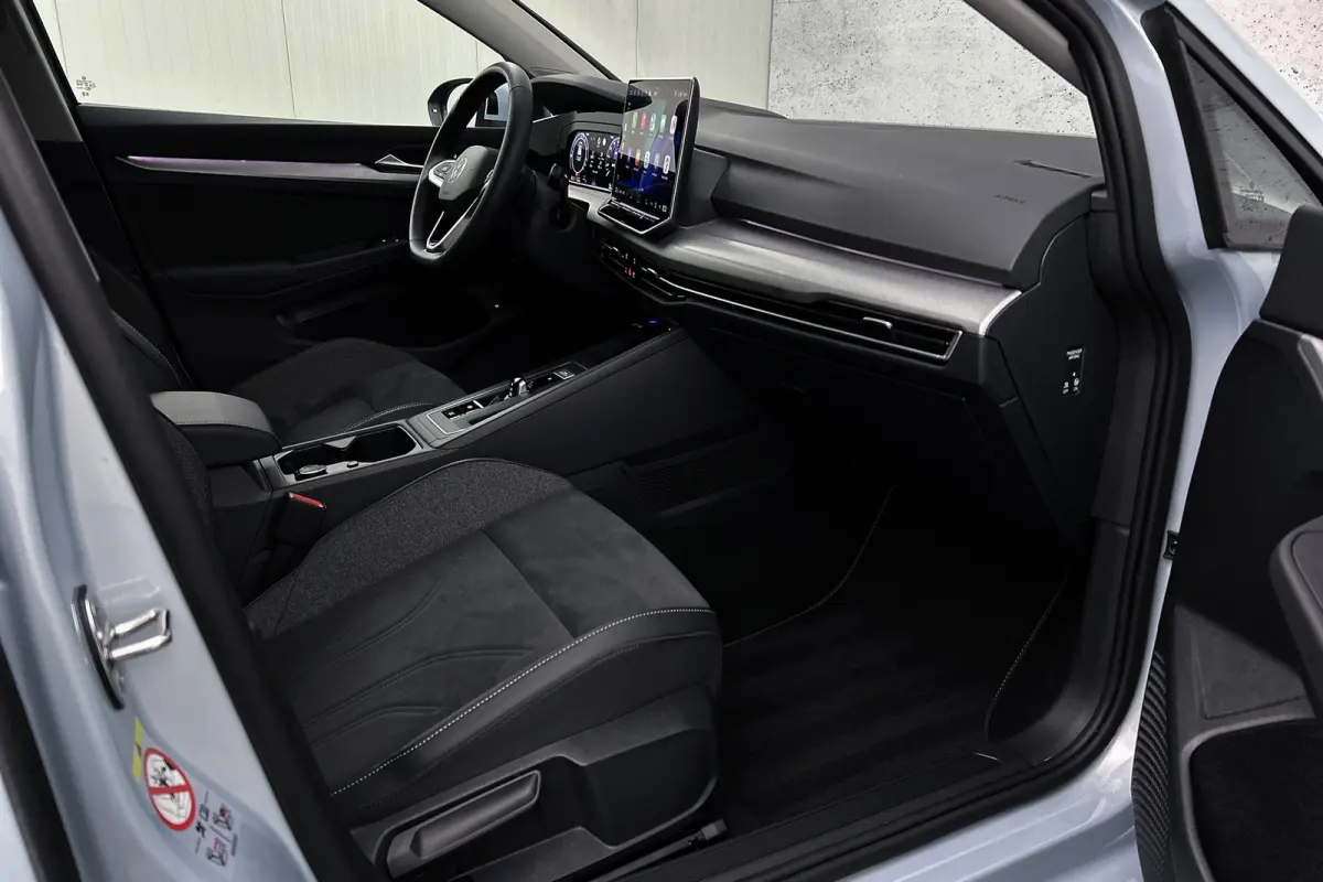 Life plus 1.5 TSI eHybrid | Stoelverwarming | Adaptieve cruise control | Camera