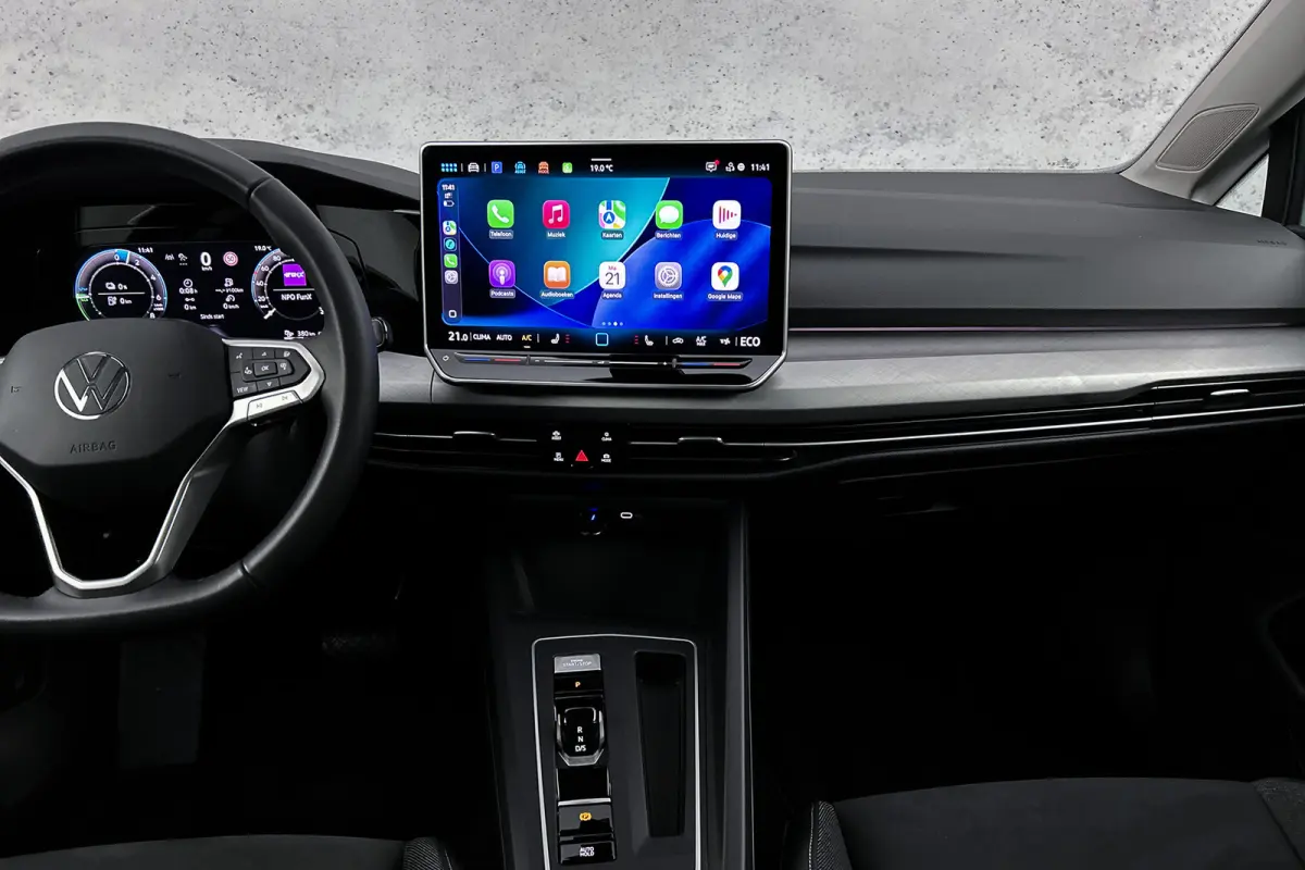 Life plus 1.5 TSI eHybrid | Stoelverwarming | Adaptieve cruise control | Camera