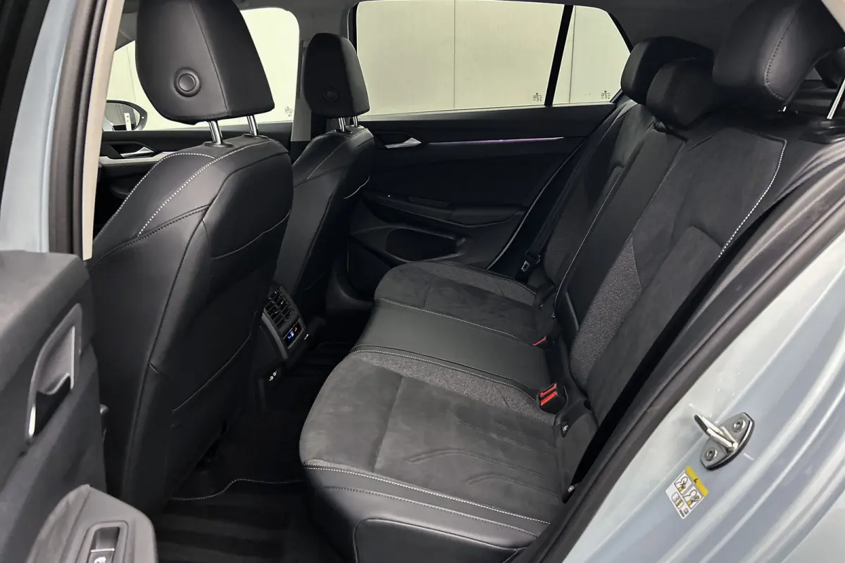 Life plus 1.5 TSI eHybrid | Stoelverwarming | Adaptieve cruise control | Camera