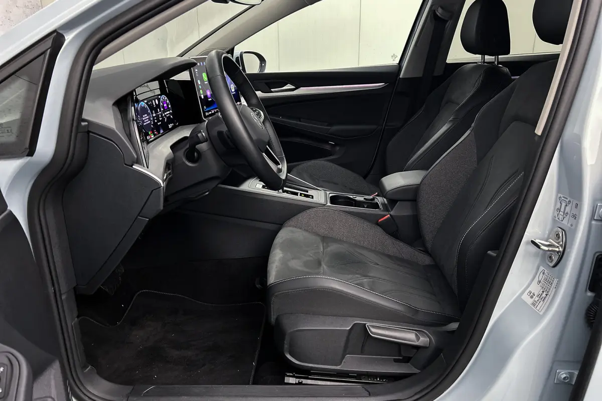 Life plus 1.5 TSI eHybrid | Stoelverwarming | Adaptieve cruise control | Camera