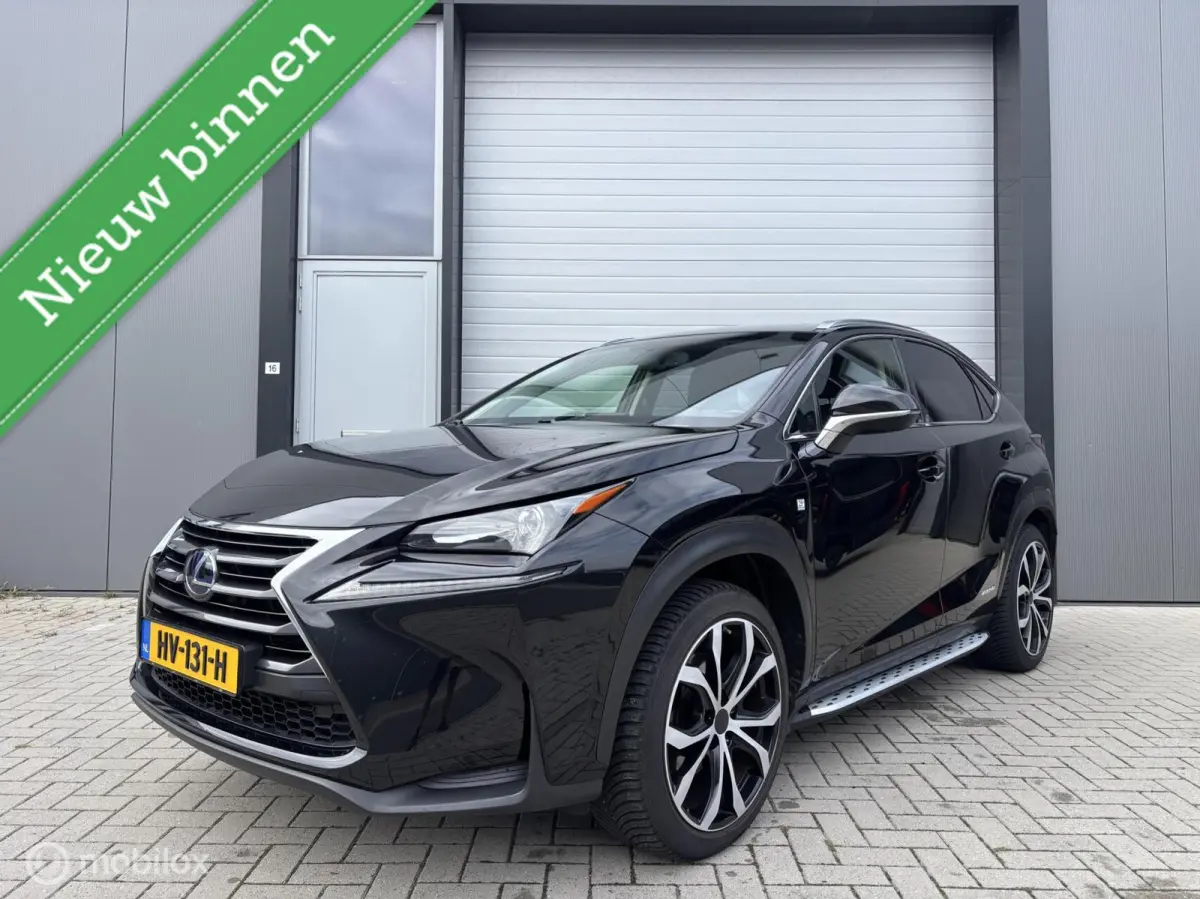 300h AWD 25th Edition