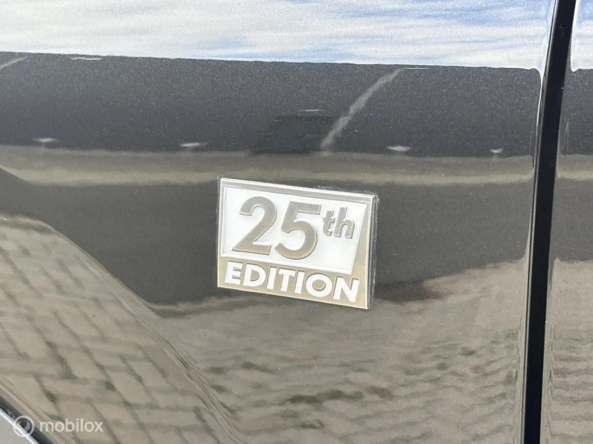 300h AWD 25th Edition