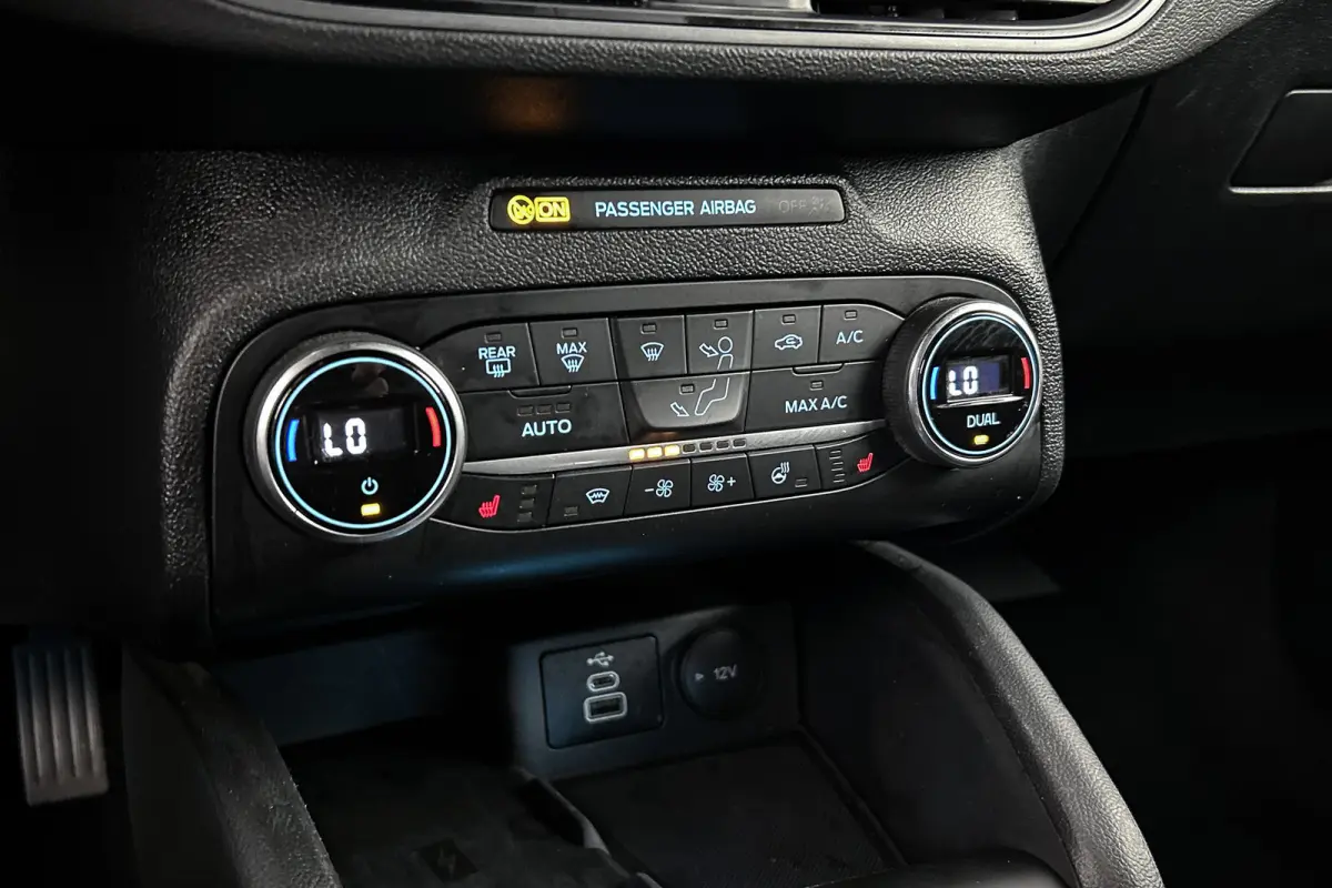 1.0 EcoBoost Hybrid ST Line | Camera | Stoelverwarming