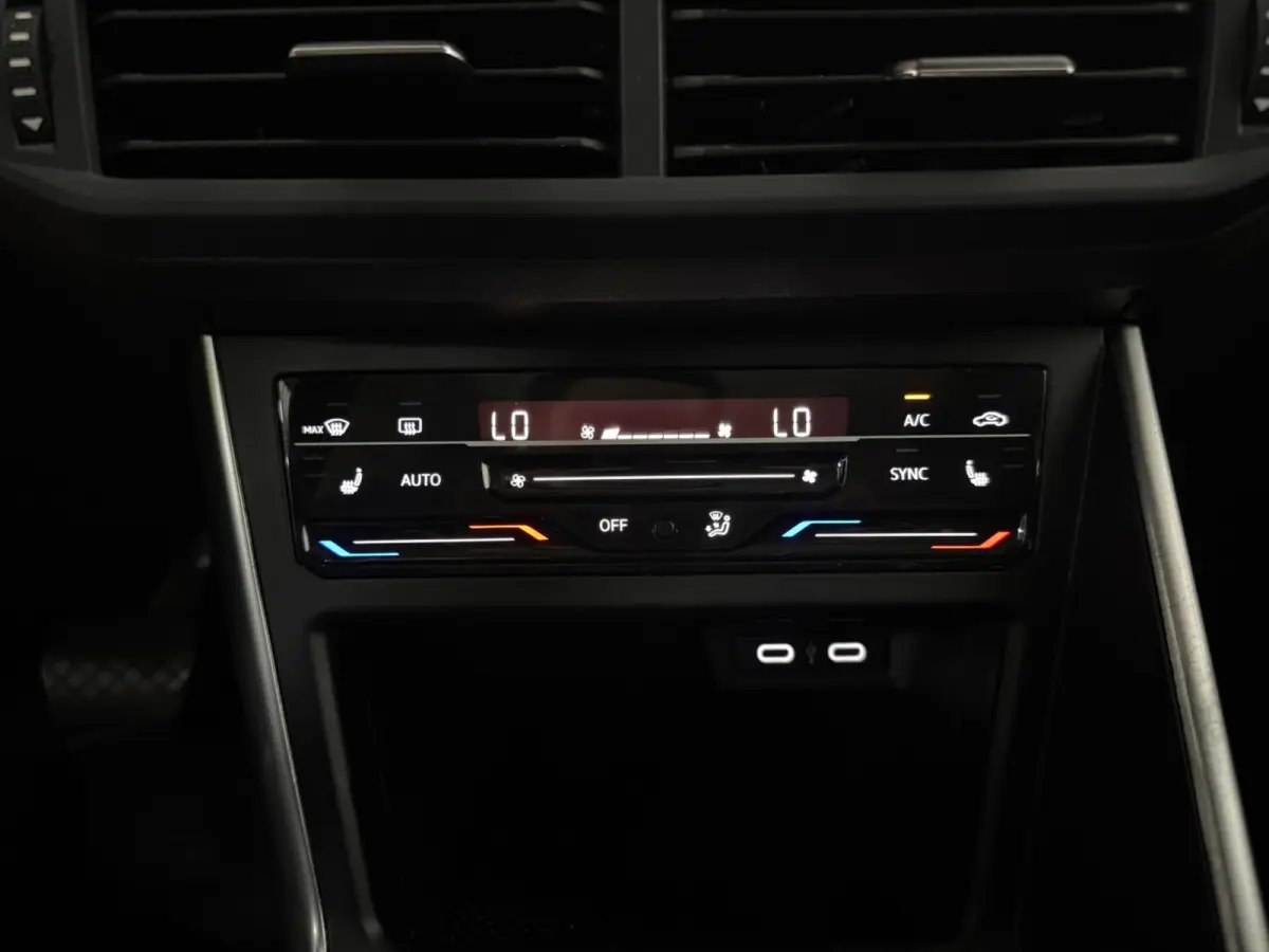 1.0 TSI R-Line Business|PANO|CARPLAY|VIRTUAL|AUTOMAAT|INRUIL MOGELIJK|