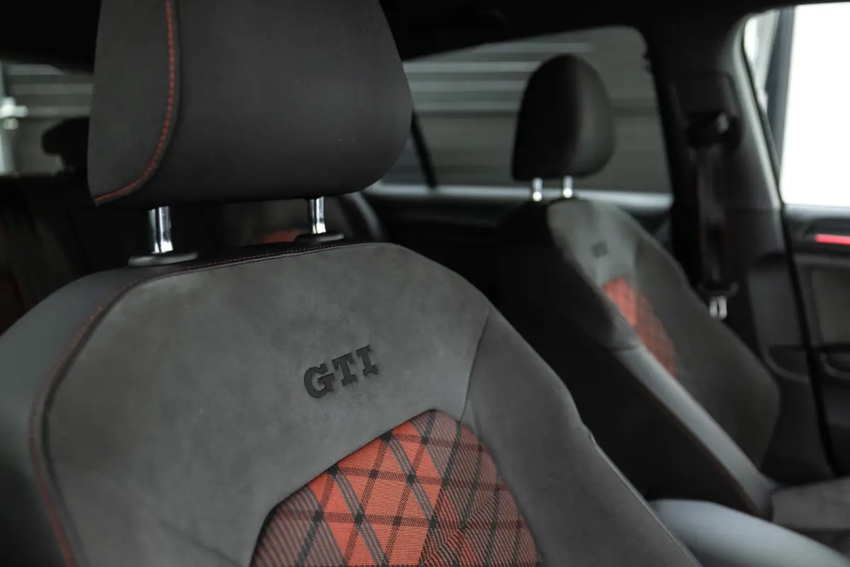 2.0 TSI GTI TCR