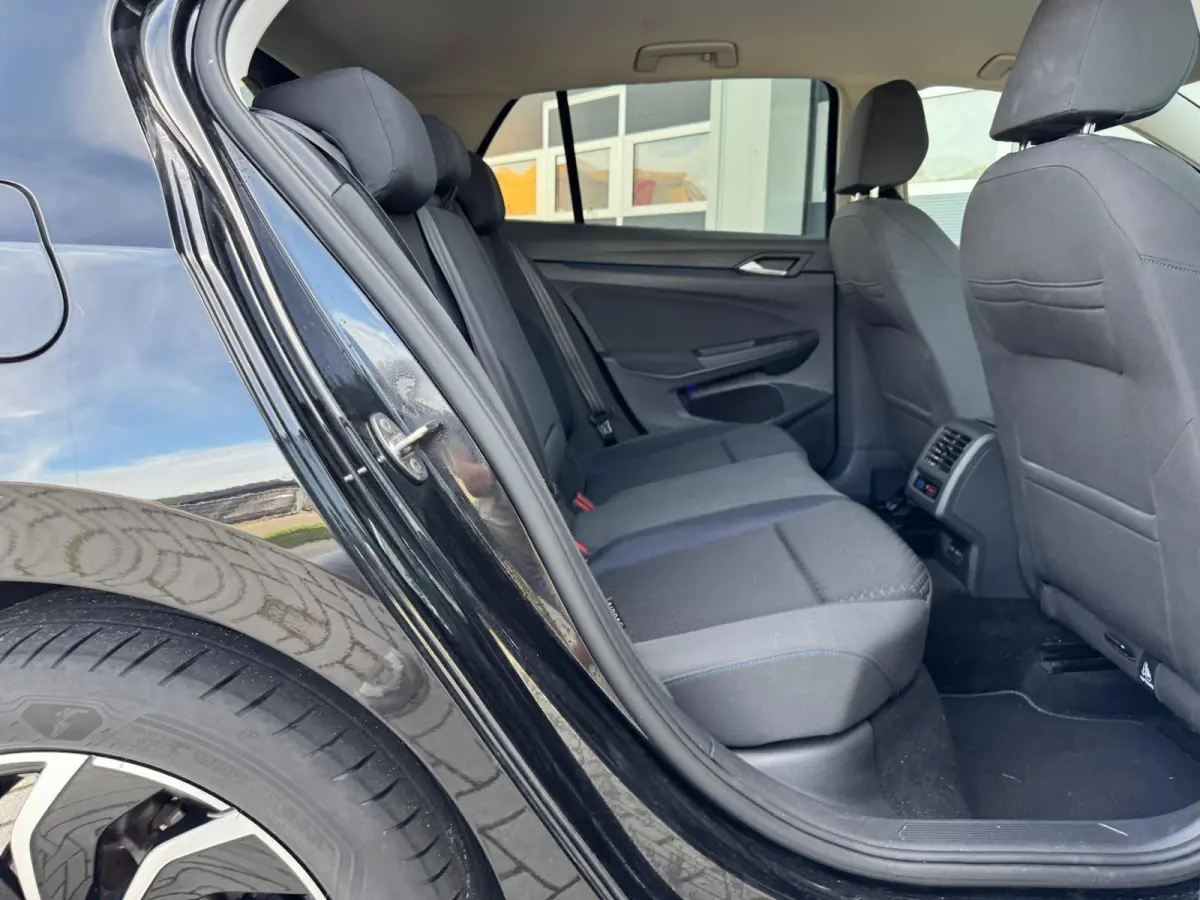 1.5 eTSI Style | Digital Cockpit | Full LED | IQ Drive | Sfeerverlichting | CarPlay | Climate | Adaptive Cruise | Navigatie | Stoelverwarming