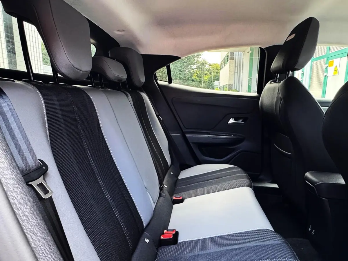 1.2 Turbo Elegance/Led/Aut/Carplay/Camera