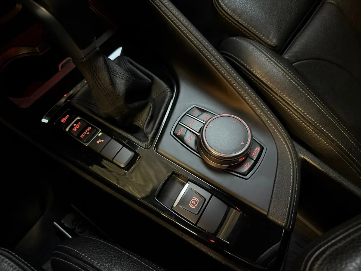 SDrive20i Centennial High Executive M-SPORT|PANO|HuD|MEMORY|KEYLESS|CAMERA|LED|LEDER|SFEERVERLICHTING|AUTOMAAT|NL AUTO|VOL!