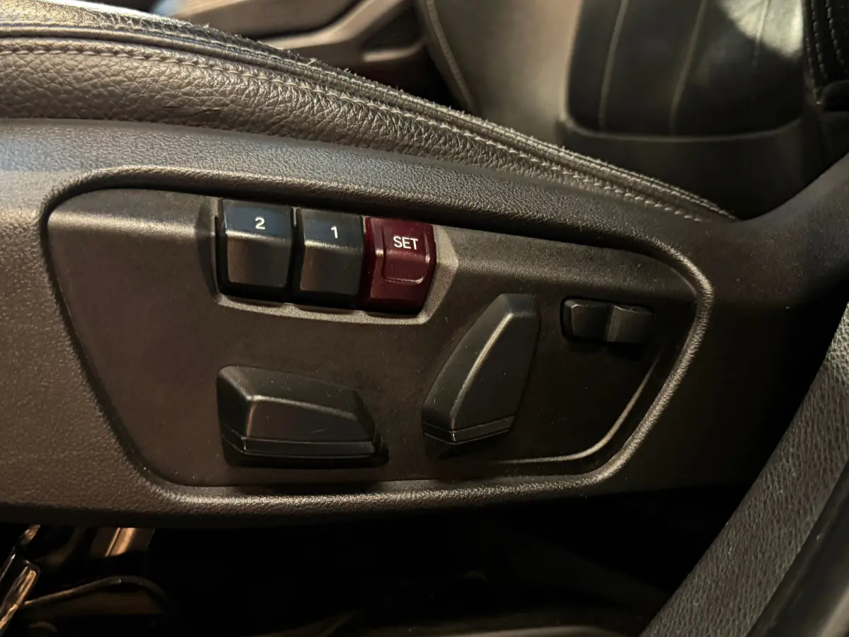 SDrive20i Centennial High Executive M-SPORT|PANO|HuD|MEMORY|KEYLESS|CAMERA|LED|LEDER|SFEERVERLICHTING|AUTOMAAT|NL AUTO|VOL!